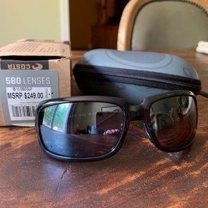 Costa Isabela Sunglasses Black/Silver Mirror 580G